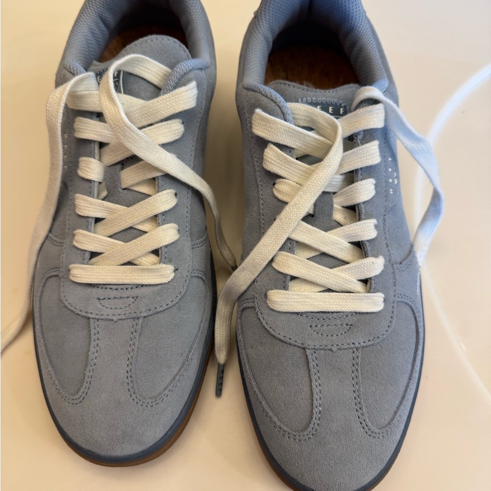 Reef sneakers in light blue